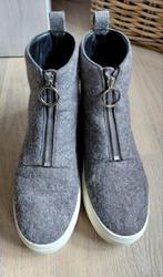 Celine paris schoenen mt 41 1/2, Ophalen of Verzenden, Celine paris, Grijs, Sneakers of Gympen