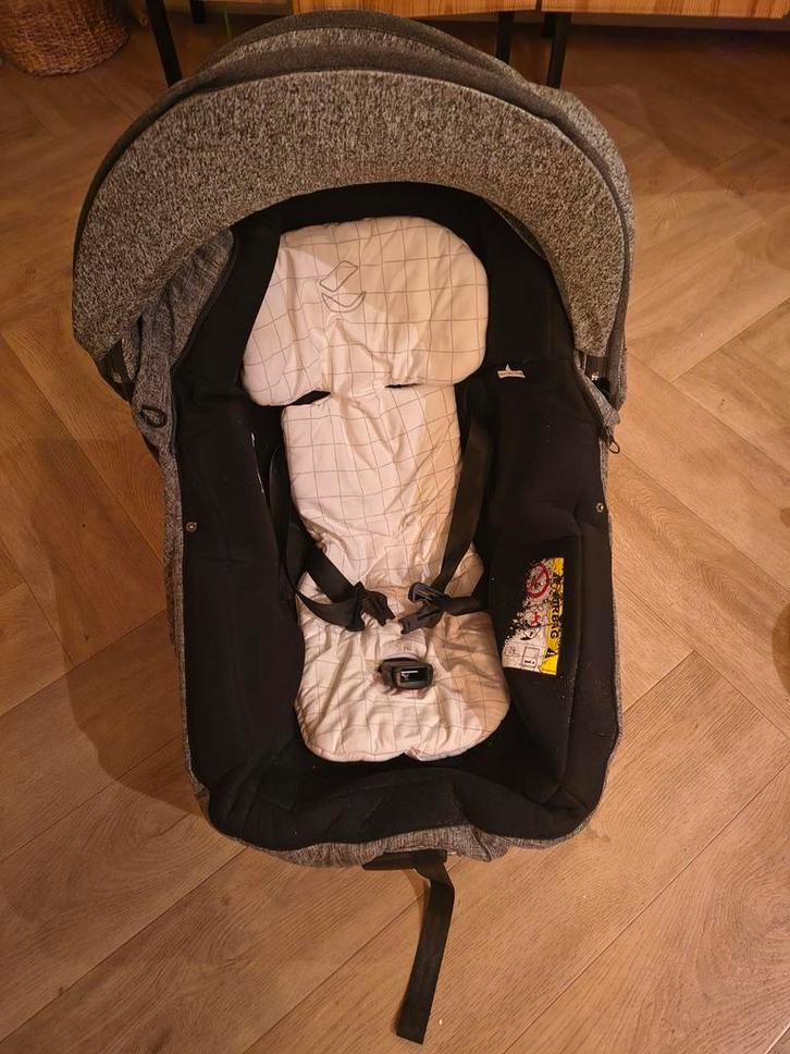 Jane Matrix Light 2 Autostoel - Plat Ligstand, Kinderen en Baby's, Autostoeltjes, Gebruikt, Overige merken, 0 t/m 13 kg, Autogordel