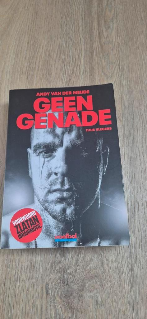 Boek, andy van der Meijde geen genade, Thijs Sliegers, Boeken, Sportboeken, Zo goed als nieuw, Balsport, Ophalen of Verzenden
