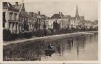 Weesp (N.H.) Zicht op Hoogstraat vanaf het water, gel. 1954, Verzamelen, Ansichtkaarten | Nederland, Verzenden, 1940 tot 1960