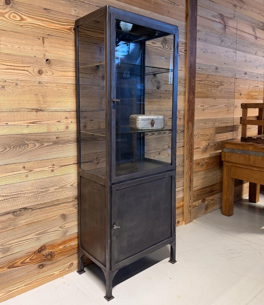 Gestraalde kast, Medicijnkast, Kast, Opbergkast, Smalle kast, Antiek en Kunst, Ophalen of Verzenden