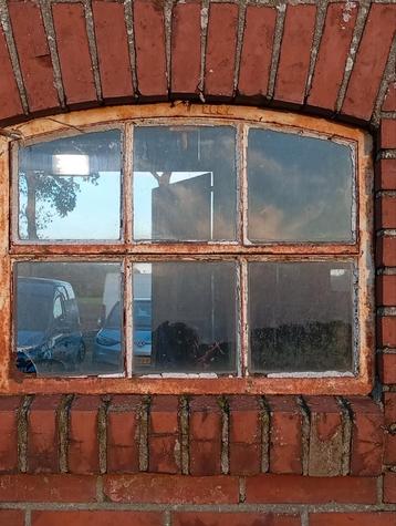 Diverse koestal ramen  beschikbaar voor biedingen