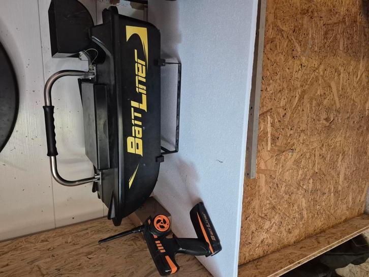 Voerboot, Watersport en Boten, Hengelsport | Karpervissen, Zo goed als nieuw, Overige typen, Ophalen of Verzenden