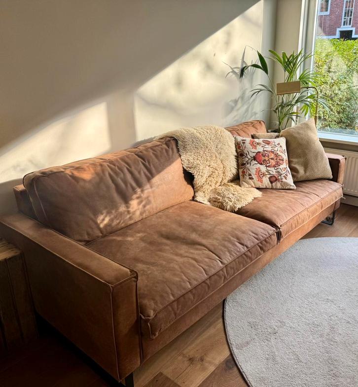 Stijlvolle lederen bank - moet zo snel mogelijk weg, Huis en Inrichting, Banken | Bankstellen, Zo goed als nieuw, Rechte bank