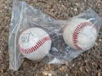2 honkballen, Sport en Fitness, Honkbal en Softbal, Ophalen of Verzenden, Gebruikt