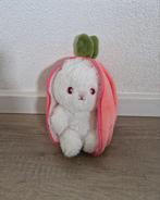 Kawaii knuffel fruit konijn verstoppen aardbei omkeerbaar, Ophalen of Verzenden, Zo goed als nieuw, Konijn