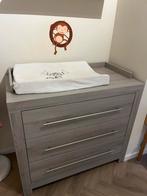 Mooie grijze houten commode, Kinderen en Baby's, Kinderkamer | Commodes en Kasten, Ophalen, Gebruikt