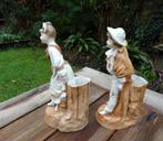 Biscuit porselenen beeldgroep vazen jongen en meisje, 31 cm, Ophalen