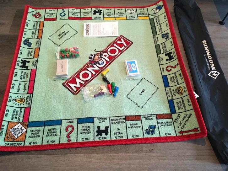 Monopolie spel vloerkleed 90*90 cm, Hobby en Vrije tijd, Gezelschapsspellen | Bordspellen, Zo goed als nieuw, Ophalen of Verzenden