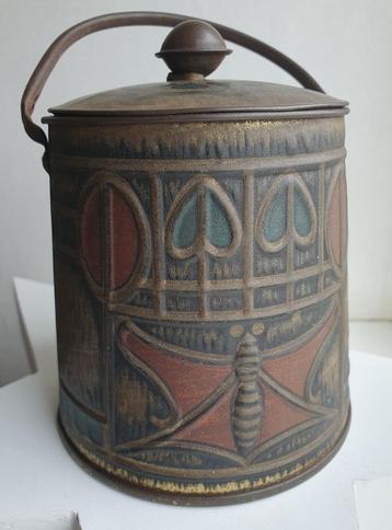 Art nouveau art deco jugendstil blik met vlinders beschikbaar voor biedingen