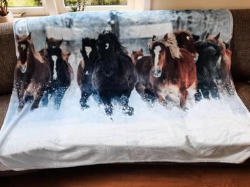 Paarden in de sneeuw woondeken fluweel superzacht beschikbaar voor biedingen