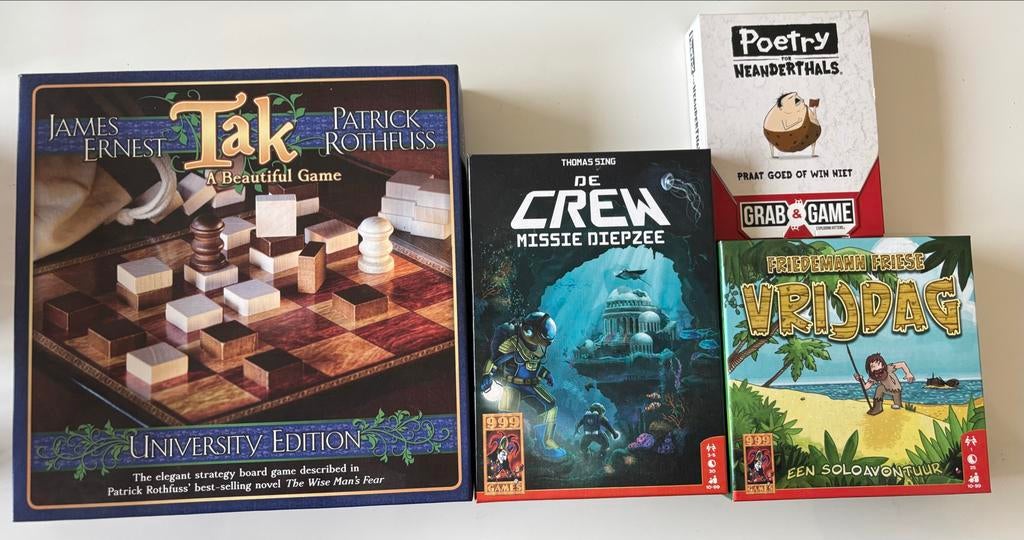 Bordspellen - Tak (university edition), Vrijdag, Vijf spelers of meer, Ophalen of Verzenden, Zo goed als nieuw, Reisspel