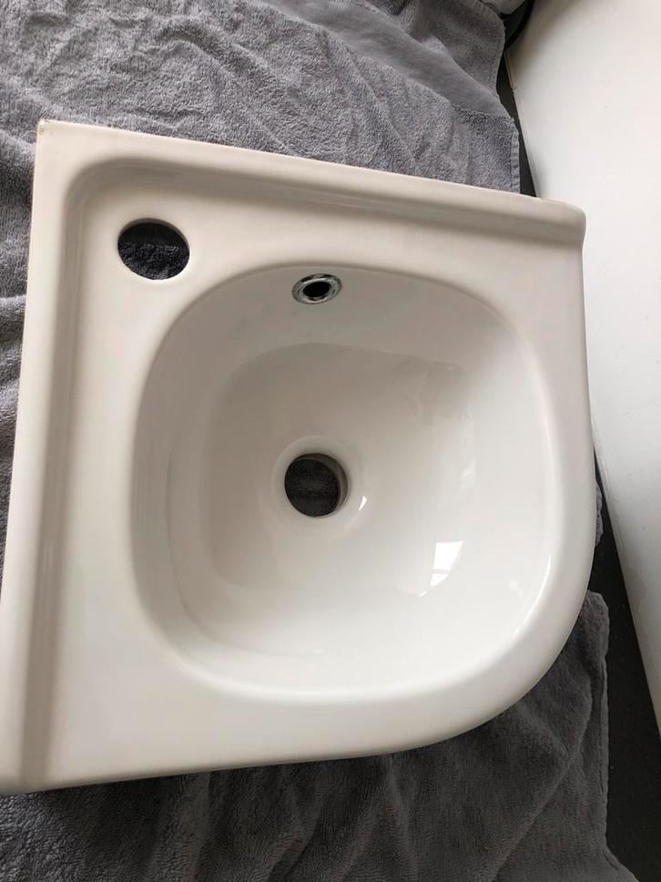 Sphinx Wc Fontein Hoek - 33,4cm, Doe-het-zelf en Verbouw, Sanitair, Zo goed als nieuw, Wastafel, Ophalen of Verzenden