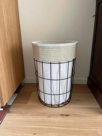 Wasmand Made zwart wit beschikbaar voor biedingen