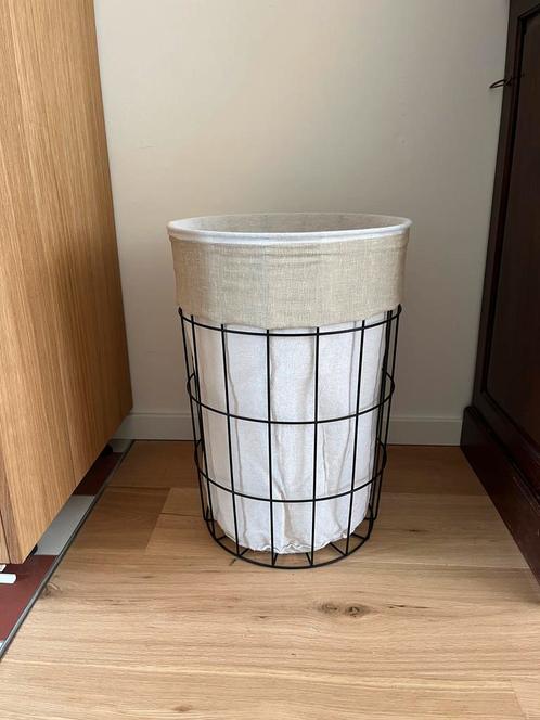 Wasmand Made zwart wit, Huis en Inrichting, Woonaccessoires | Schalen en Manden, Gebruikt, Mand, Rond, Ophalen