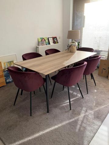 Eikenhouten fineer tafel beschikbaar voor biedingen