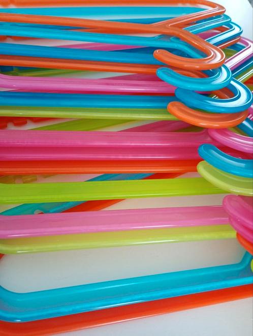 Kleurrijke Kledinghangers - Set, Kleding | Dames, Kledinghangers, Zo goed als nieuw, Kunststof, Kinderen, Ophalen of Verzenden