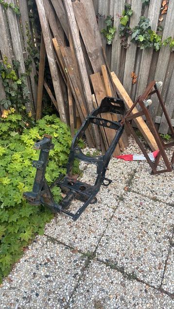 Piaggio zip frame zonder nummers beschikbaar voor biedingen