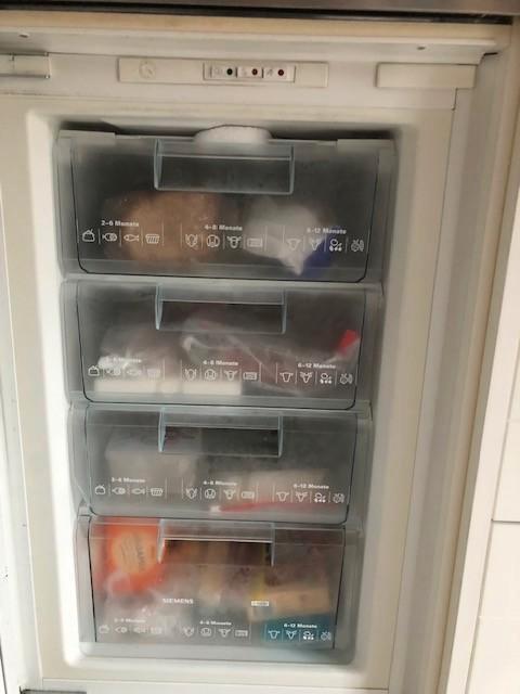 Vriezer, Witgoed en Apparatuur, Vriezers en Diepvrieskisten, Gebruikt, Inbouw, 120 tot 140 cm, Minder dan 60 cm, Ophalen