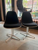 Vintage jaren 70 vitra La Fonda design stoelen by Eames, Twee, Stof, Wit, Zo goed als nieuw