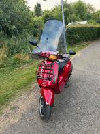 Vespa sprint Candy Red geel kenteken., Fietsen en Brommers, Scooters | Vespa, Gebruikt, Maximaal 45 km/u, Vespa S, Ophalen of Verzenden