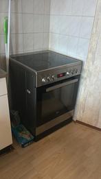 Elektrisch fornuis, Witgoed en Apparatuur, Fornuizen, Ophalen, Gebruikt, 4 kookzones, 85 tot 90 cm