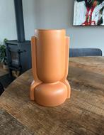Prachtige vaas in terracottakleur, Aardewerk of Porselein, Nieuw, Oranje, Ophalen of Verzenden