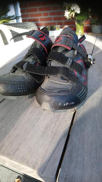 wielrenschoenen beschikbaar voor biedingen
