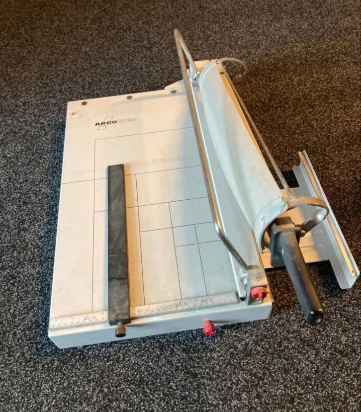 Hefboom snij apparaat, merk Argo Mes, met beschermbeuge, Doe-het-zelf en Verbouw, Overige Doe-het-zelf en Verbouw, Zo goed als nieuw