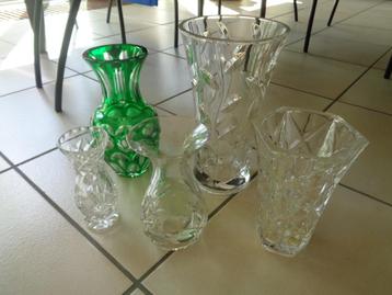 5 Mooie Kristallen Vazen. in diverse maten en groen glas beschikbaar voor biedingen