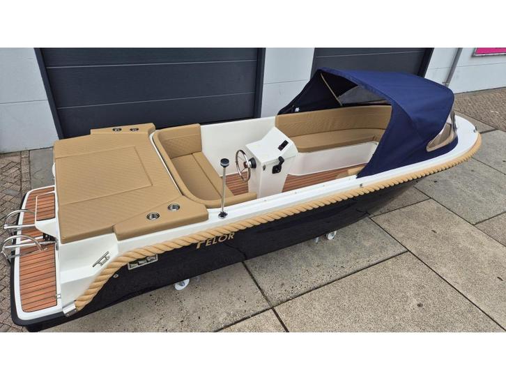 NIEUW Felor 550 met 20pk &extras GRATIS STALLING, Watersport en Boten, Sloepen, Nieuw, 10 tot 30 pk, 3 tot 6 meter, Buitenboordmotor