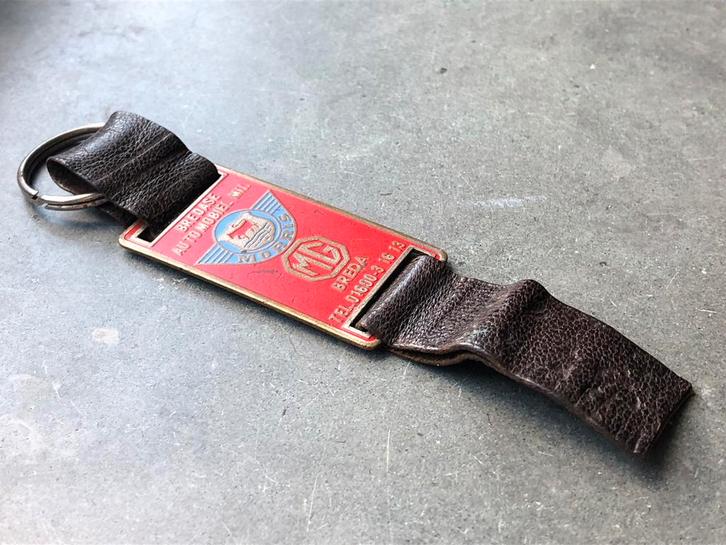 Sleutelhanger / armbandje BREDASE AUTOMOBIEL MIJ - MORRIS MG, Verzamelen, Sleutelhangers, Gebruikt, Overige typen, Ophalen of Verzenden