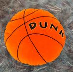 UPDATE Grappig sierkussen met voorkant van een basketbal, Ophalen of Verzenden, Zo goed als nieuw, Oranje, Rond