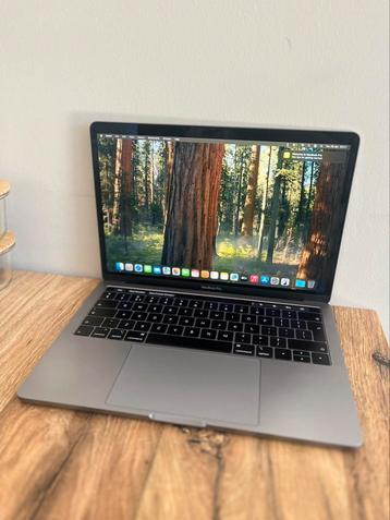 Macbook pro 2018 beschikbaar voor biedingen