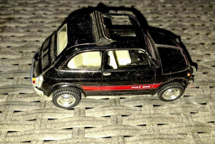Fiat 500, Hobby en Vrije tijd, Modelauto's | 1:24, Gebruikt, Auto, Overige merken, Ophalen of Verzenden