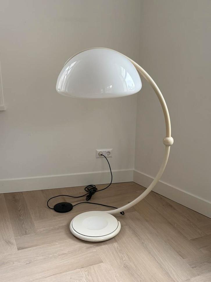 Serpente vloerlamp – Martinelli Luce – jaren 70 – origineel, Huis en Inrichting, Lampen | Vloerlampen, Zo goed als nieuw, 150 tot 200 cm