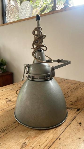 Industriele stoere lamp, wandlamp, hanglamp beschikbaar voor biedingen