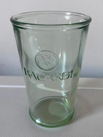 Groene kleur BACARDI rum glas. Hoogte 12 cm. Drsn. 7,5 cm. beschikbaar voor biedingen