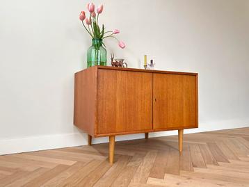 Vintage kastje dressoir teak hout WK Möbler  beschikbaar voor biedingen