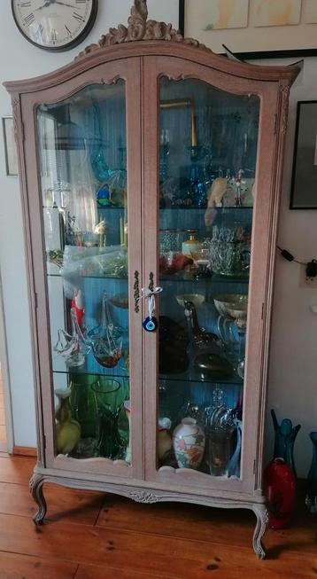 Prachtige Queen Anne Vitrine kast
 beschikbaar voor biedingen