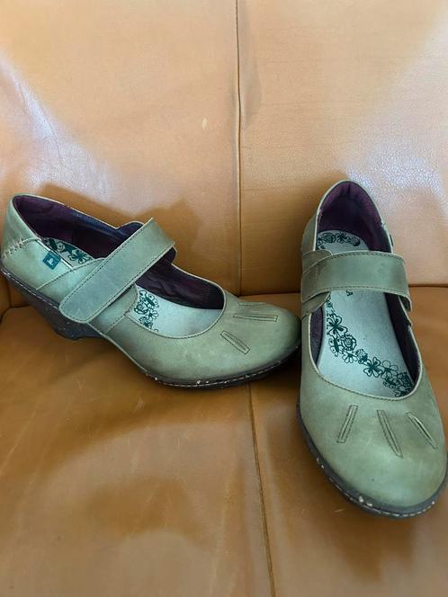 El naturalista 42, Kleding | Dames, Schoenen, Zo goed als nieuw, Schoenen met lage hakken, Groen, Ophalen of Verzenden