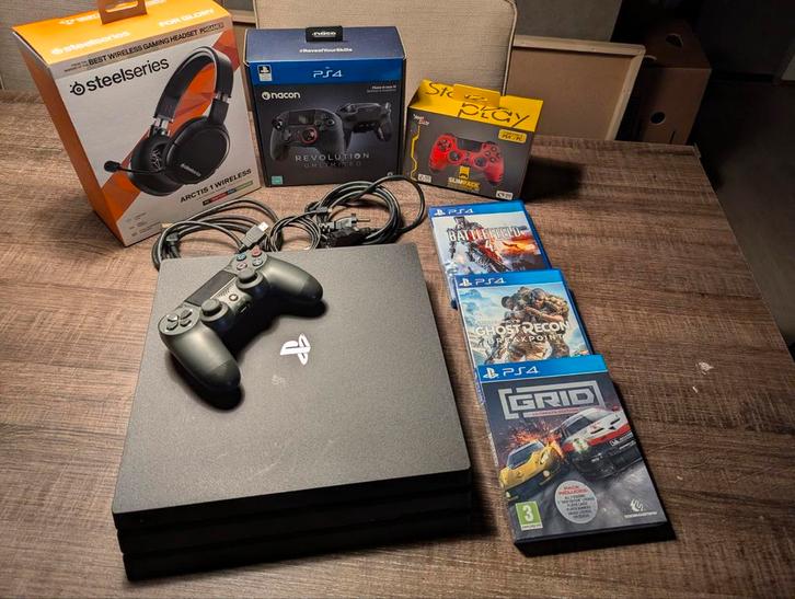 PS4 Pro + 3 Controllers, Headset & Games!, Spelcomputers en Games, Spelcomputers | Sony PlayStation 4, Ophalen of Verzenden