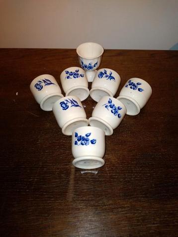 Bouquet Bleu eierdopjes P.Regout 7 stuks  beschikbaar voor biedingen