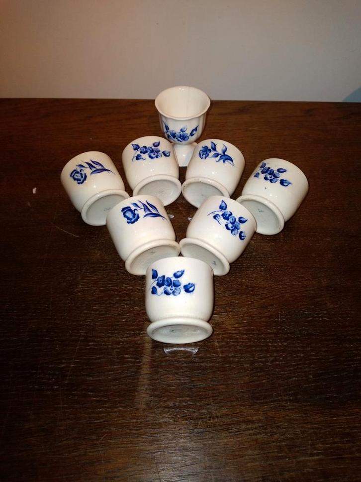 Bouquet Bleu eierdopjes P.Regout 7 stuks, Antiek en Kunst, Antiek | Keramiek en Aardewerk, Ophalen of Verzenden