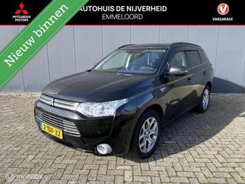 Mitsubishi Outlander 2.0 PHEV Intense + trekhaak sensoren v+ beschikbaar voor biedingen