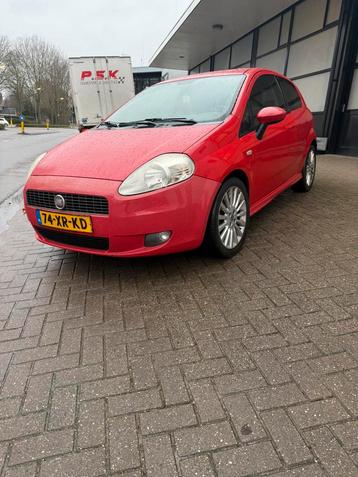 Fiat Punto 1.4 16V Sport 3DR 2007 Rood Design Guigiaro beschikbaar voor biedingen