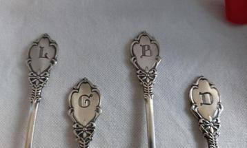 SOLA verzilverde letterlepeltje V T B D ~ € 6,- p.st. beschikbaar voor biedingen