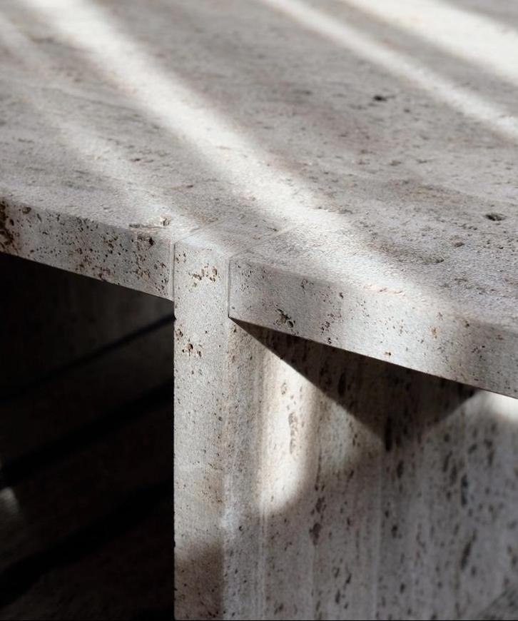 Travertijn koffietafel en marmeren bijzettafel, Huis en Inrichting, Tafels | Salontafels, Zo goed als nieuw, Minder dan 50 cm