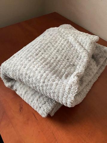 Kleed 170x130cm beschikbaar voor biedingen