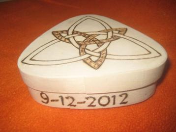 Moederdag cadeau doosjes gepyrograveerd PYROGRAFIE creamar beschikbaar voor biedingen